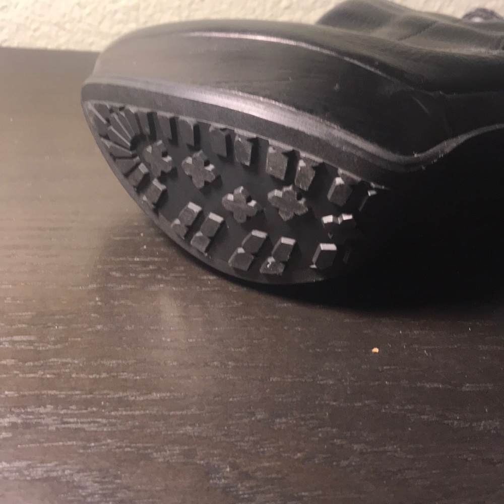 Vera wang boots - Picture 4 of 4